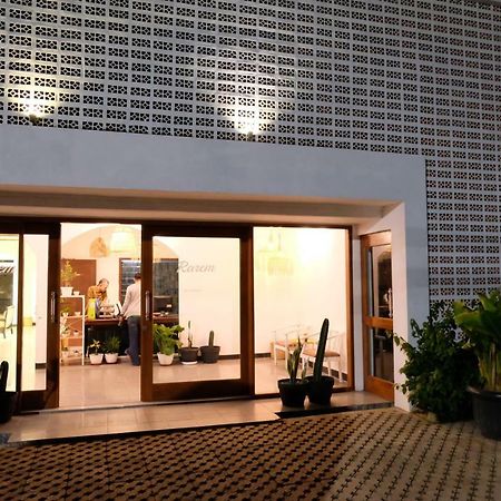 Rarem Bed & Breakfast Bandar Lampung Esterno foto