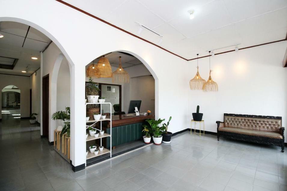 Rarem Bed & Breakfast Bandar Lampung Esterno foto