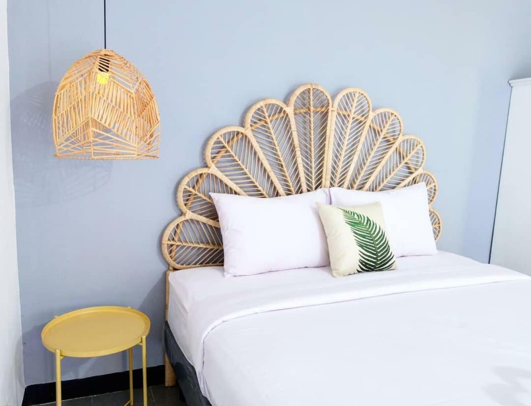 Rarem Bed & Breakfast Bandar Lampung Esterno foto