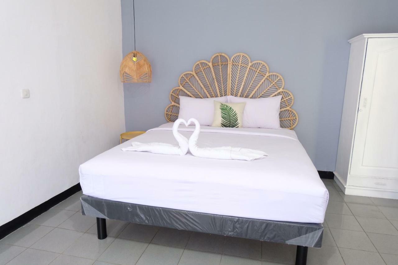 Rarem Bed & Breakfast Bandar Lampung Esterno foto