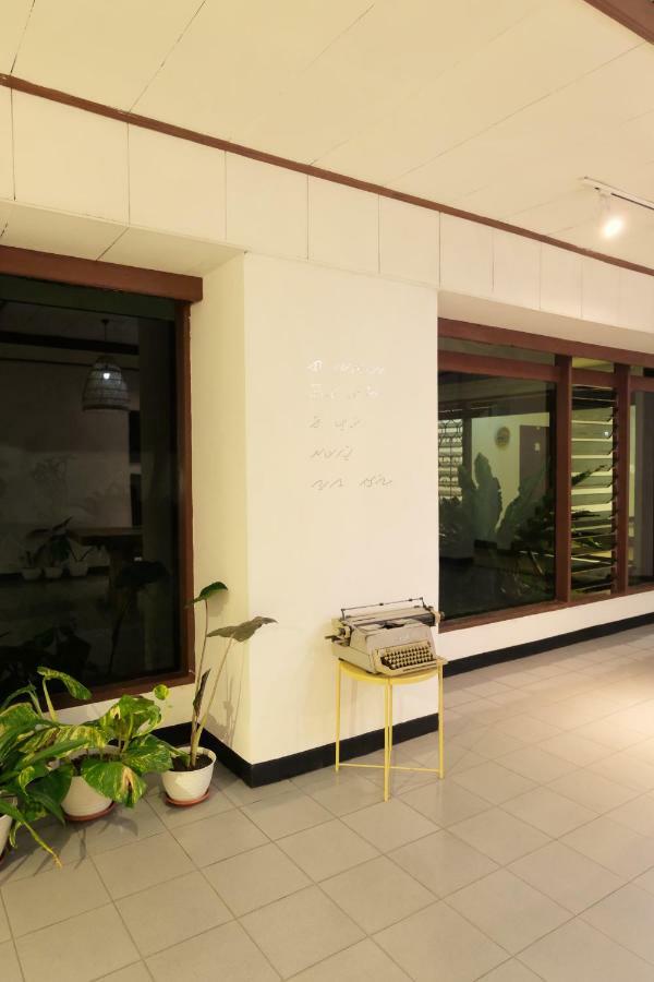 Rarem Bed & Breakfast Bandar Lampung Esterno foto