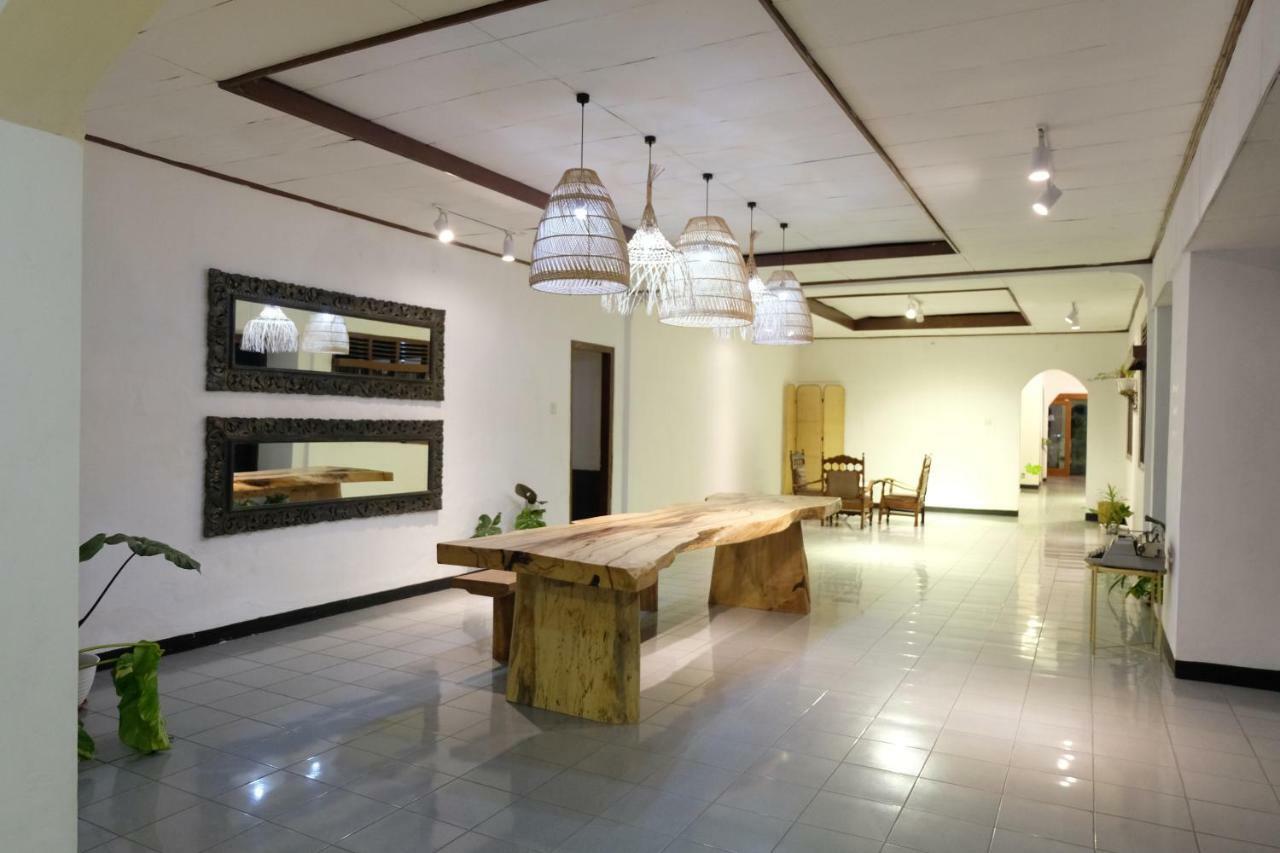 Rarem Bed & Breakfast Bandar Lampung Esterno foto