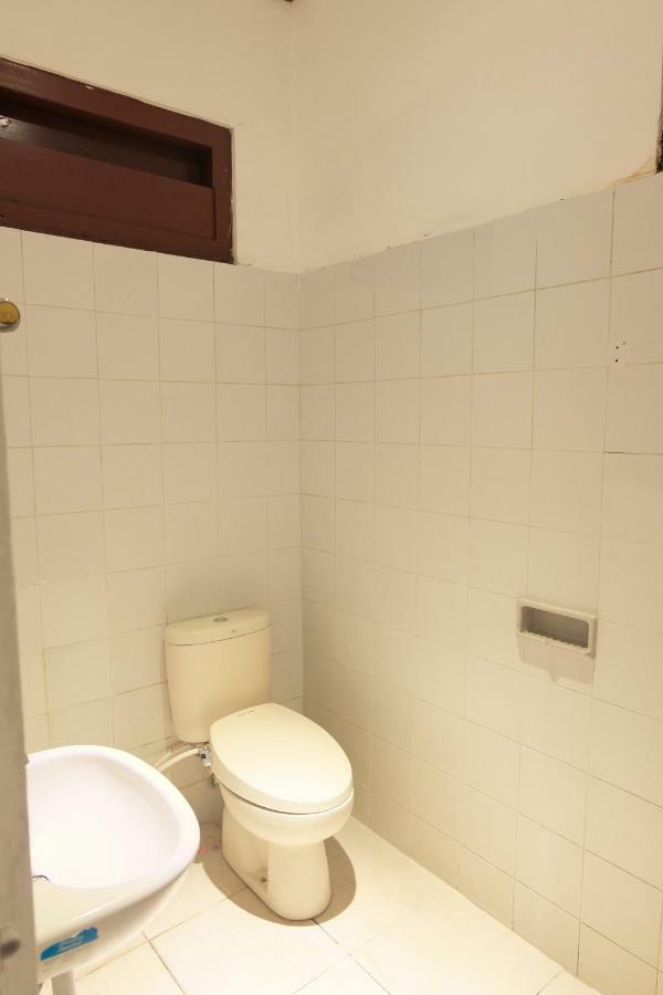 Rarem Bed & Breakfast Bandar Lampung Esterno foto
