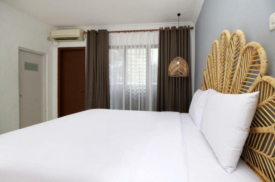Rarem Bed & Breakfast Bandar Lampung Esterno foto