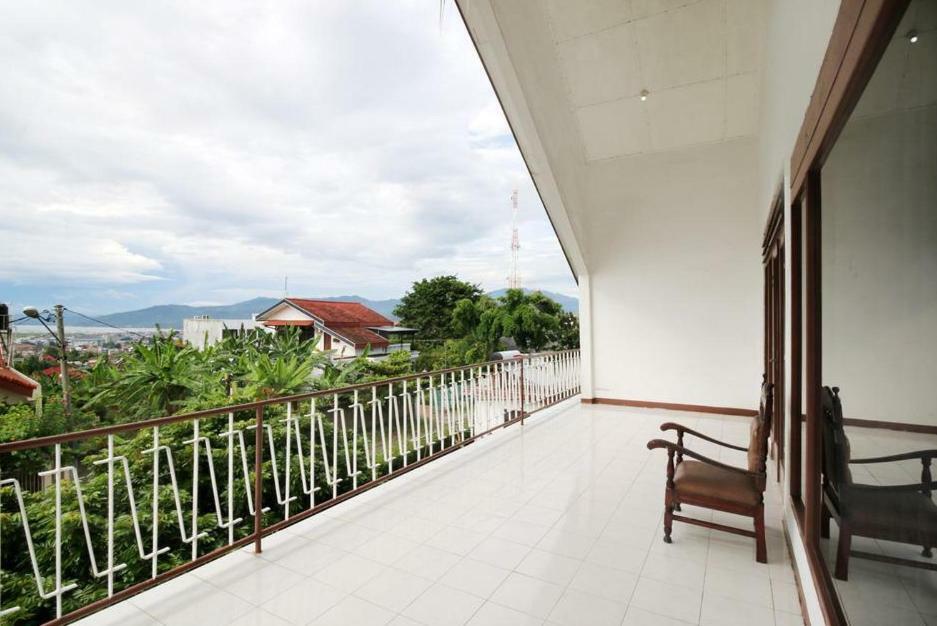 Rarem Bed & Breakfast Bandar Lampung Esterno foto